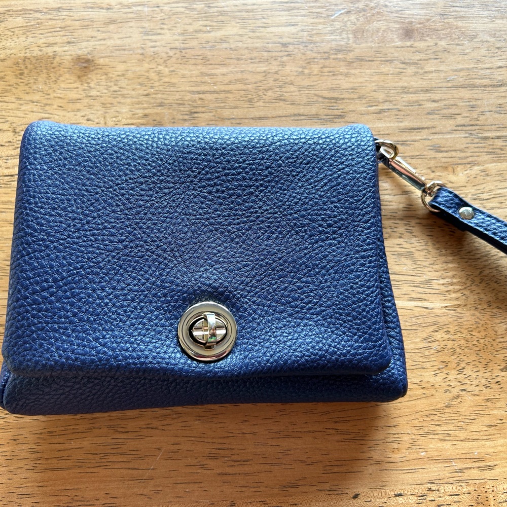 CHARMING CHARLIE Navy wristlet